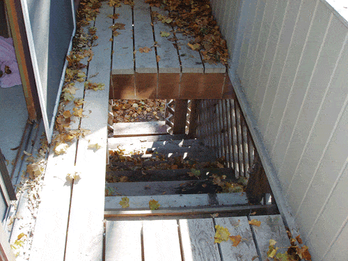 Balcony-stairs.gif