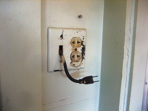 outlet.jpg