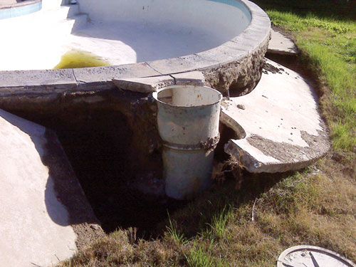 Pool.jpg